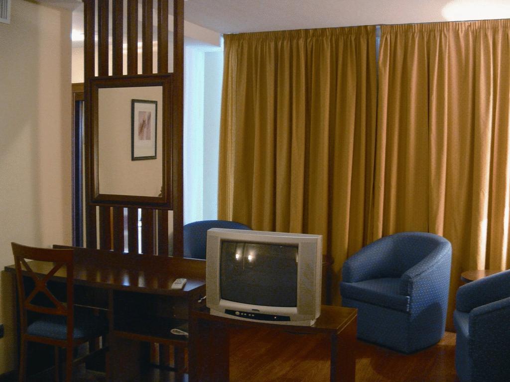 Hg Gaona Hotel Пелигрос Стая снимка